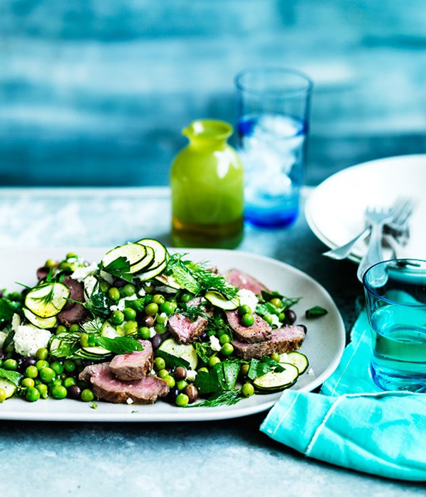 Lamb salad with peas, zucchini and olives