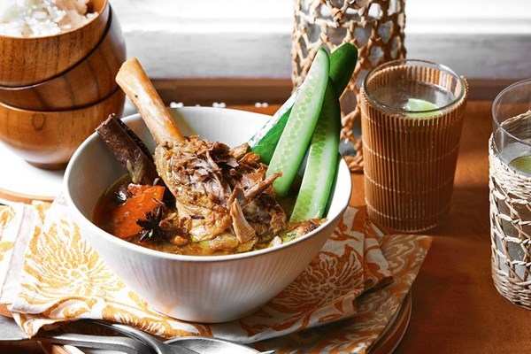 Lamb shank rendang