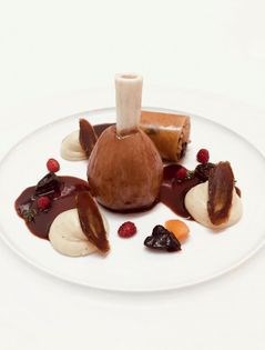 Lamb shank with eggplant ‘begendi’