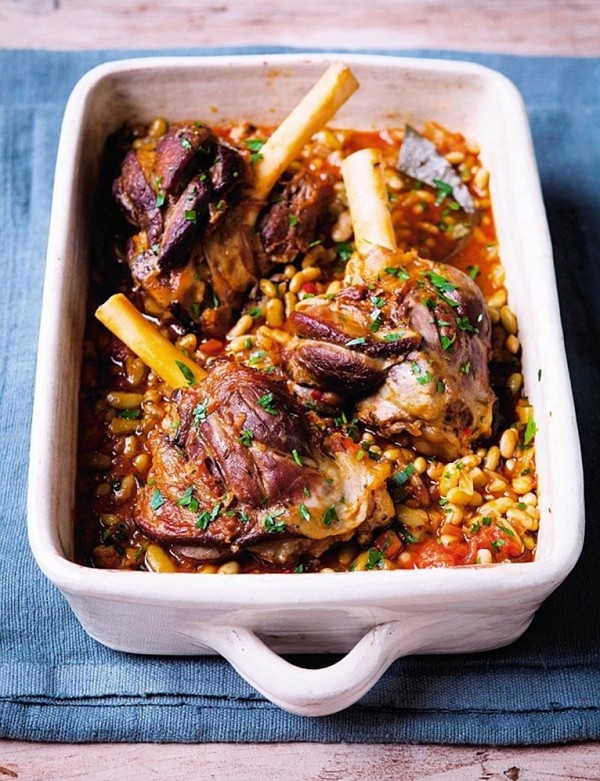 Lamb shanks with flageolet beans