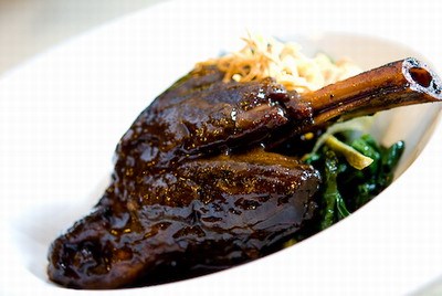 Lamb shanks with juniper