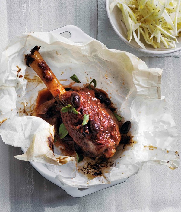 Lamb shanks with olives and red wine