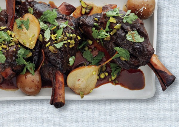 Lamb shanks with pears and pistachios