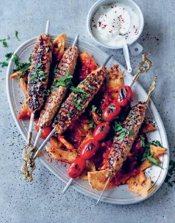 Lamb shish kebab with yogurt & flatbread