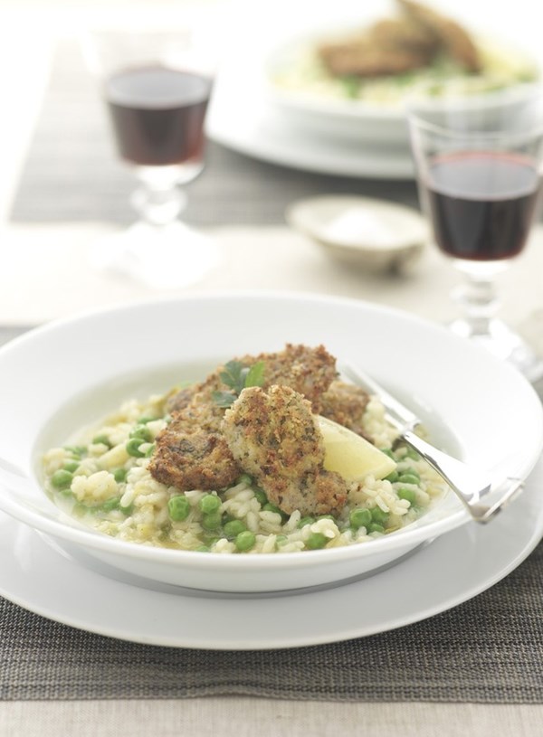 Lamb steaks with mustard and mint crumbs