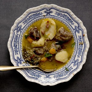 Lamb stew (Pignata di agnello)