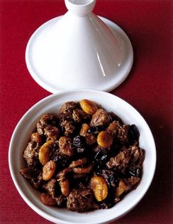 Lamb tagine with apricots and prunes (Tajine d'agneau aux abricots et pruneaux)