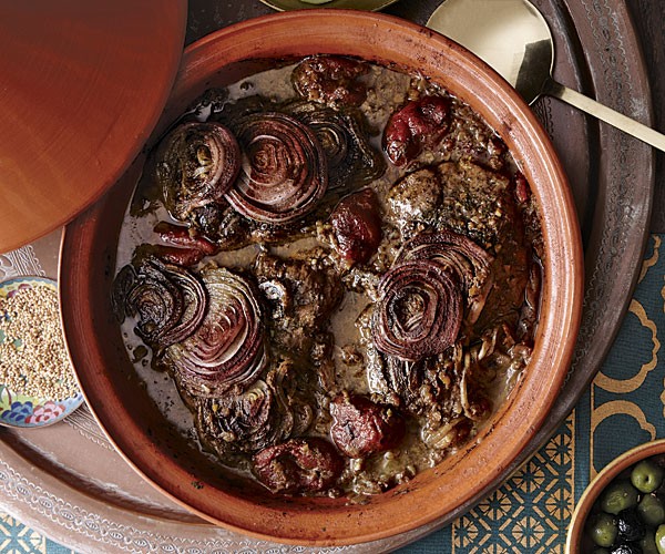 Lamb tagine with cinnamon-scented onions and tomatoes