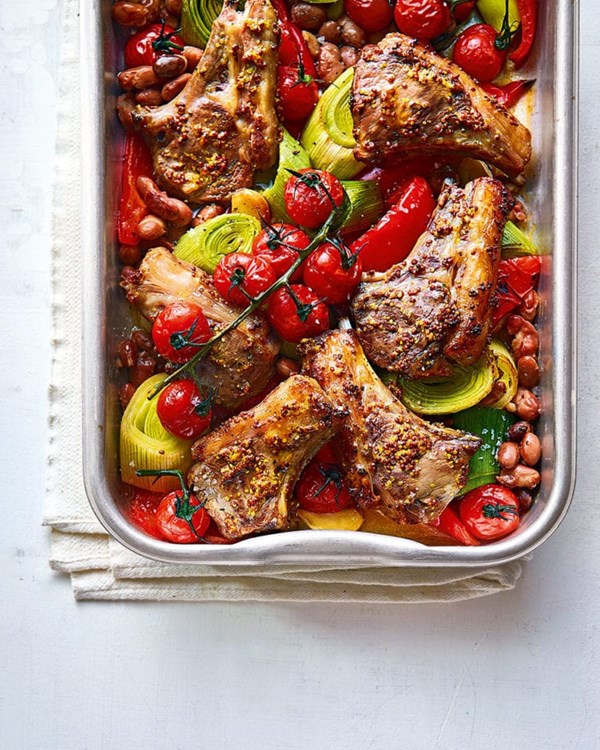 Lamb, wholegrain mustard, leek and tomato tray roast