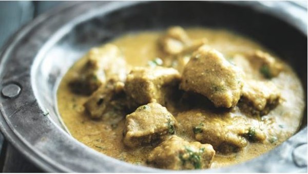 Lamb with cardamom and yogurt (Lamb Dhaniwal korma)