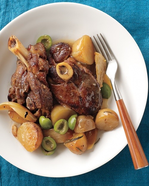 Lamb with olives and potatoes
