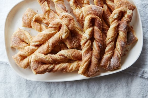 Laminated cinnamon sugar twists