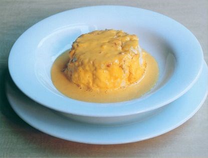 Langoustine flans with cream and saffron sauce (Flan de langoustines, et sa crème au safran)