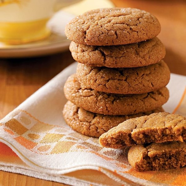 Lara’s tender gingersnaps 