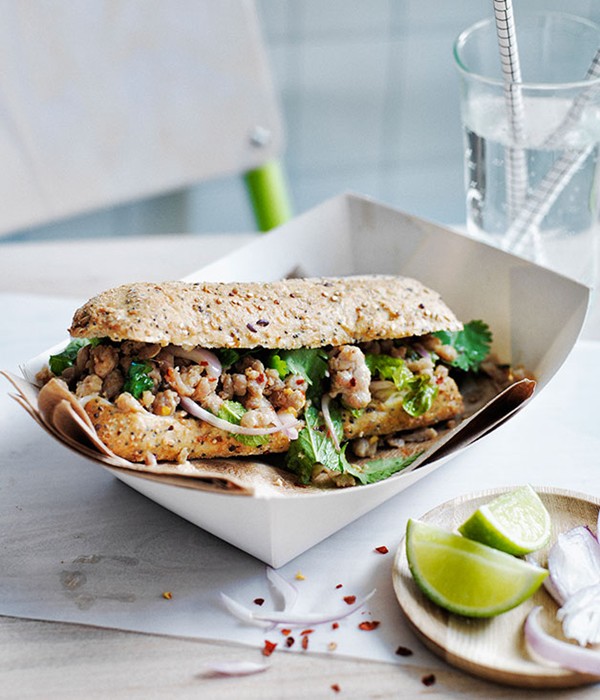 Larb gai roll