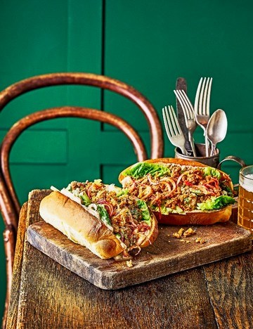 Larb Sando