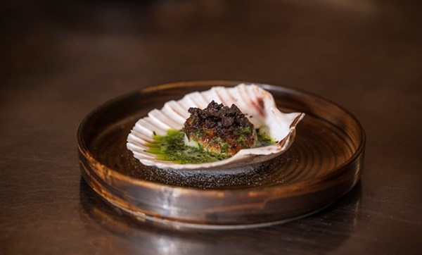 Lasooni scallop with Goan sausage and seaweed