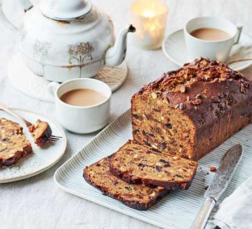 Last-minute Christmas loaf cake
