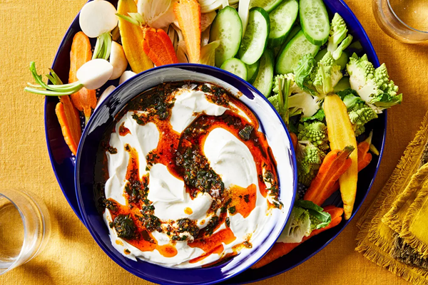 Last-minute yogurt dip