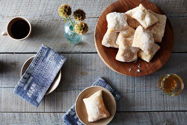 Latin American quick donuts (Sopapillas)