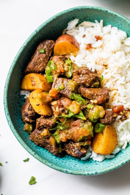 Latin beef stew (Carne guisada) 