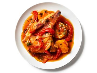Latin pork chops with potatoes and peppers