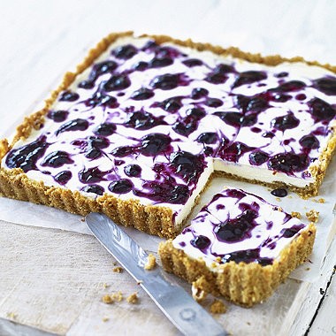 Lavender and blueberry cheesecake