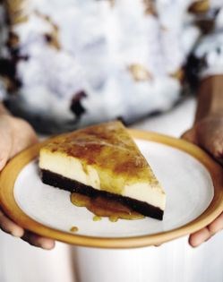 Layered chocolate and flan cake (Chocoflan)