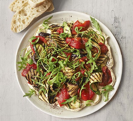 Layered houmous & griddled vegetable salad 