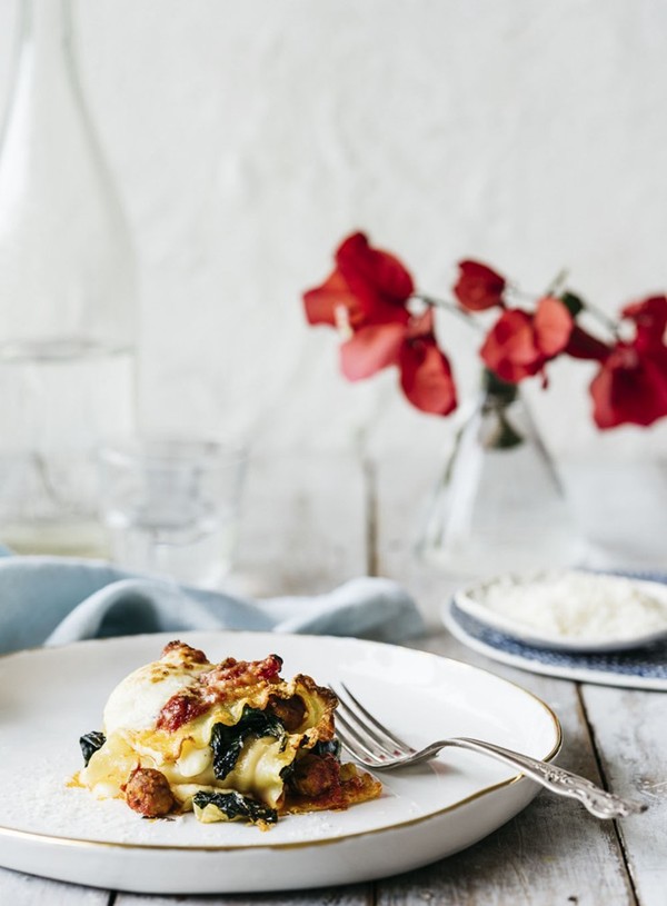 Layered lasagne with meatballs