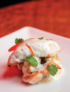 Layered mackerel and lentil hummus with cucumber cream (Milhojas de lomo de caballa con humus de lentejas y crema de pepiño)