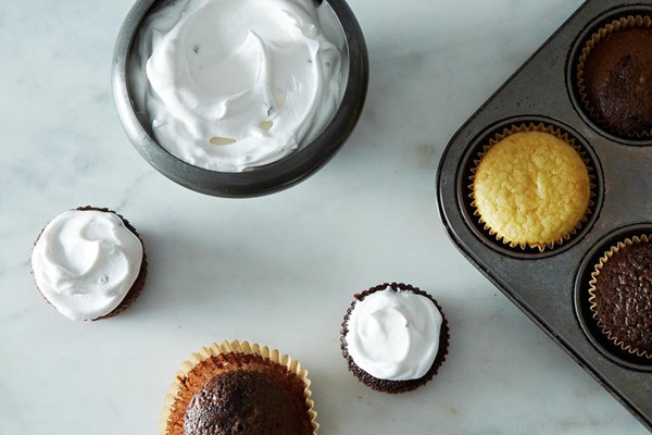 Lazy boiled icing with cacao nibs