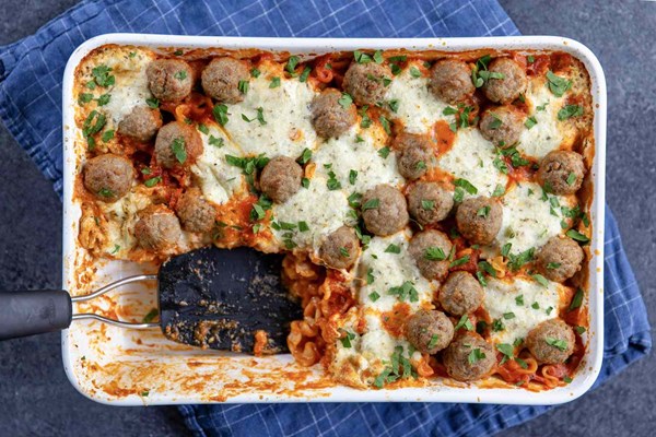 Lazy meatball pasta bake
