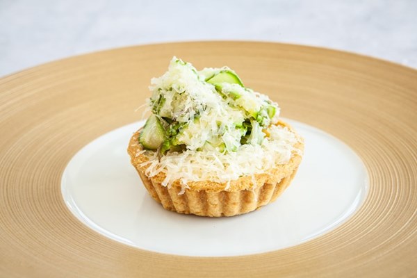 Le Gruyère AOP and asparagus tartlets