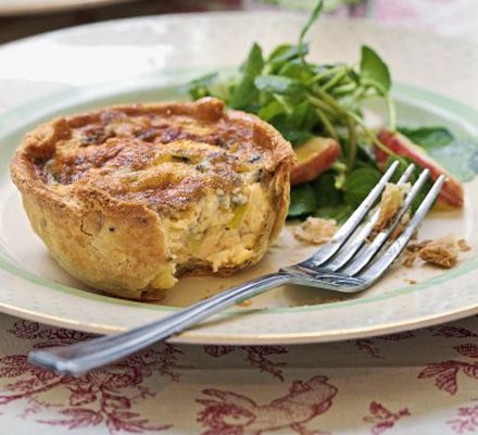Leek and fourme d'Amert tart