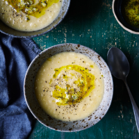 Leek and roasted garlic soup
