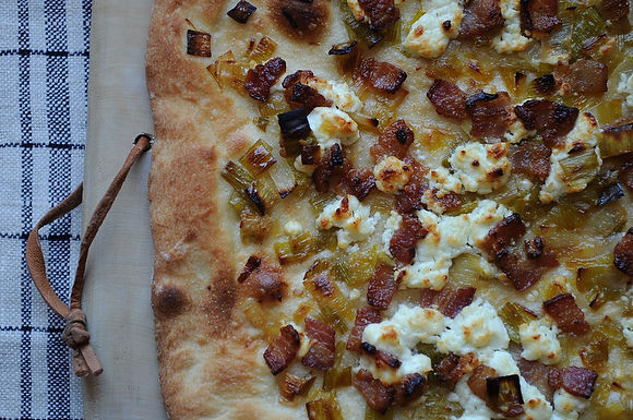 Leek, bacon and goat cheese pizza