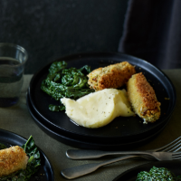 Leek, herb and cheese sausages