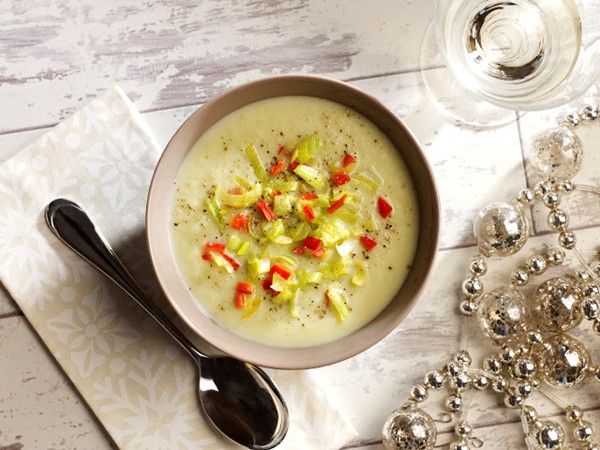 Leek, lemongrass, cauliflower and chilli soup with coconut milk 