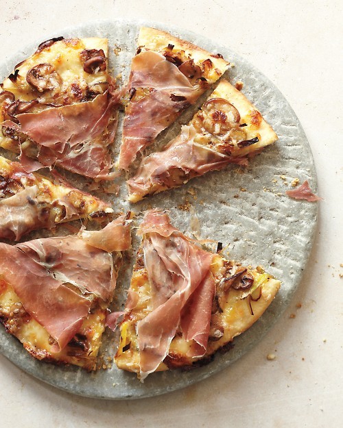 Leek, mushroom, and prosciutto pizza