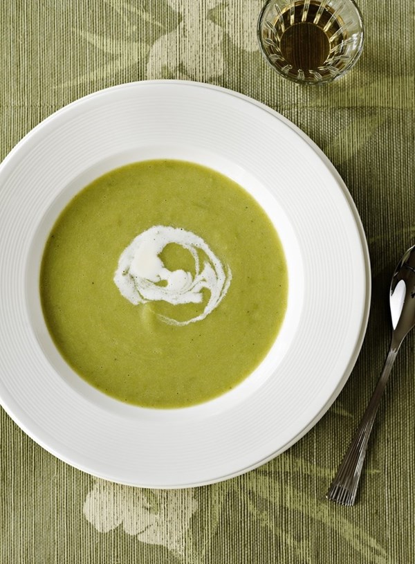 Leek, pea and potato soup