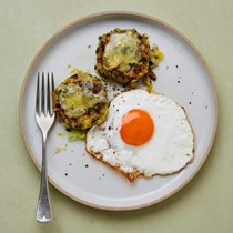 Leek, potato and Stilton cakes
