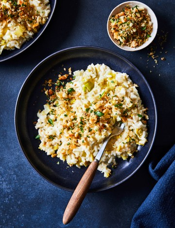 Leek risotto with anchovy breadcrumbs