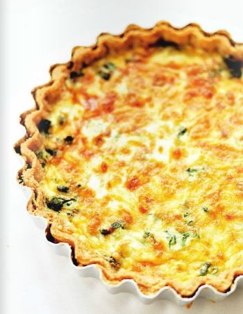 Leek, spinach & Gruyère tart with spelt pastry