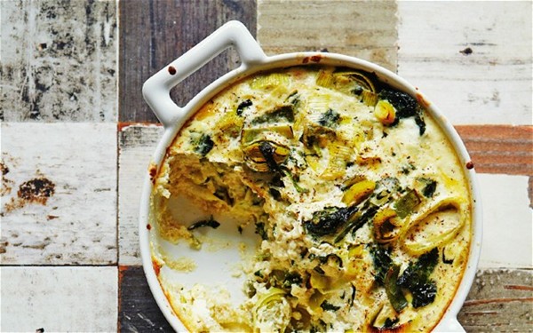 Leek, spinach and Gruyère soufflé casserole
