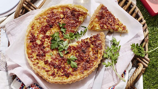 Leek tart (Flamiche aux poireaux)