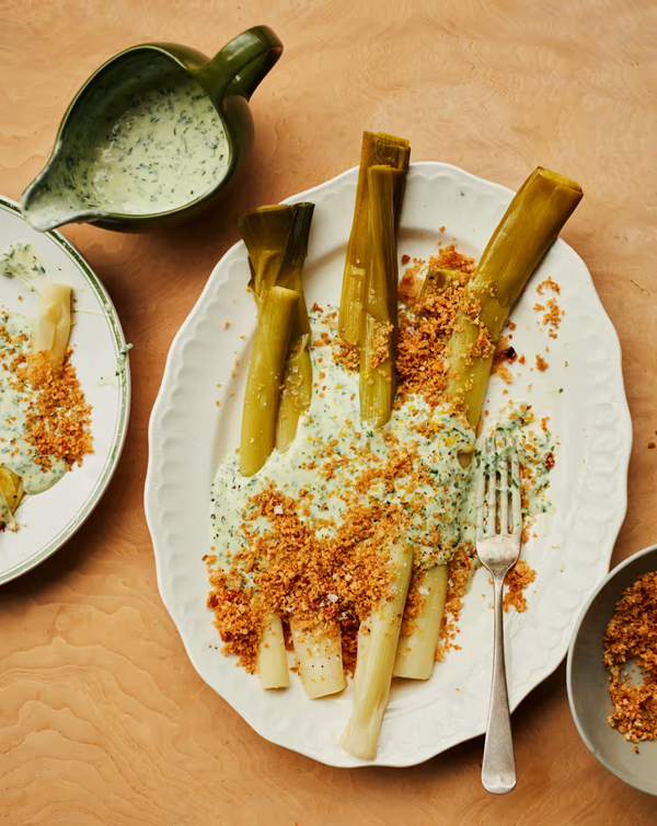 Leeks with ricotta parsley sauce and Parmesan crumbs