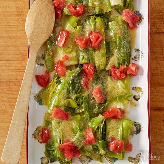 Leeks with tomatoes and olive oil