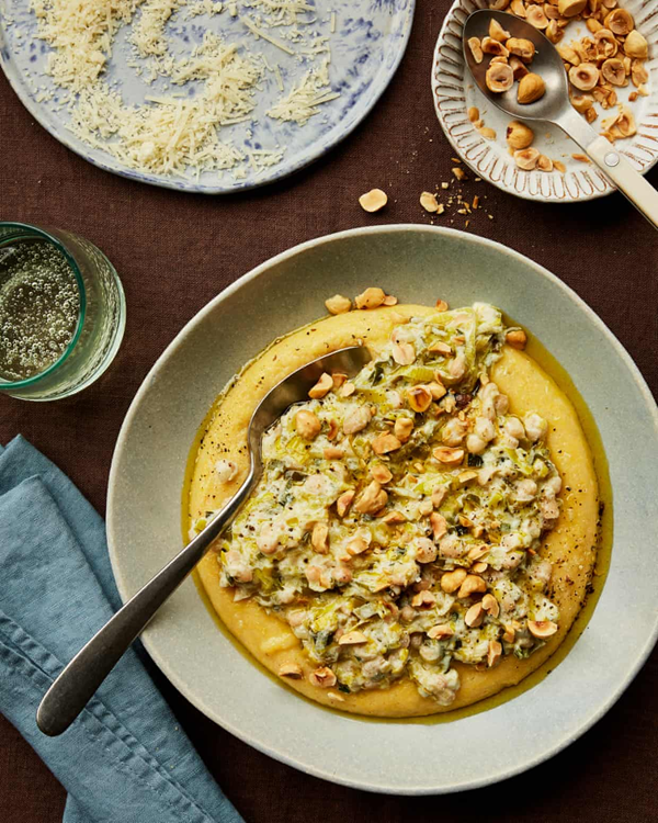 Leeks with white beans, polenta and hazelnuts