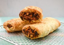 Leftover Bolognese sausage rolls with puff pastry